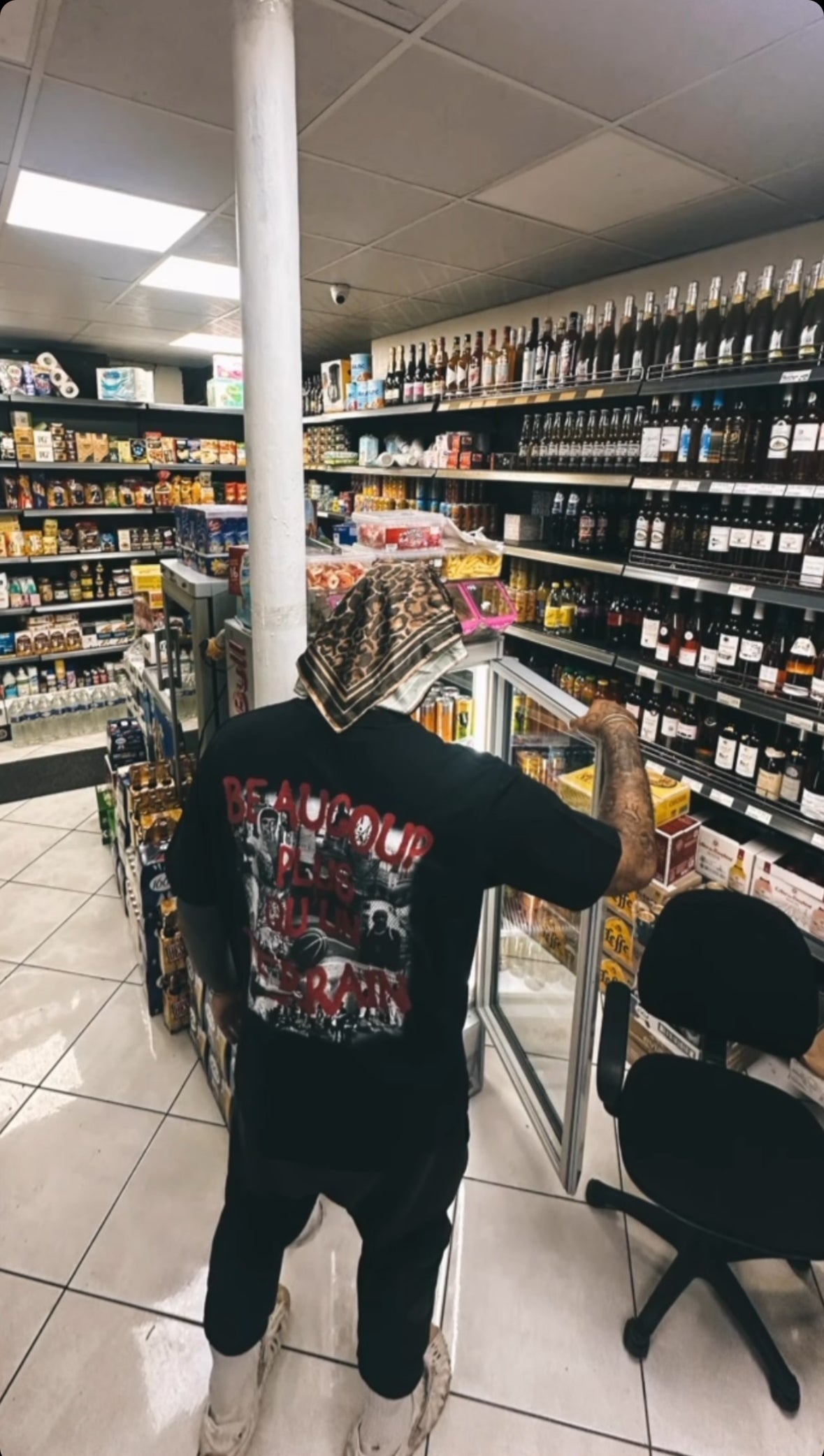 T SHIRT 144 "Beaucoup plus qu'un terrain"